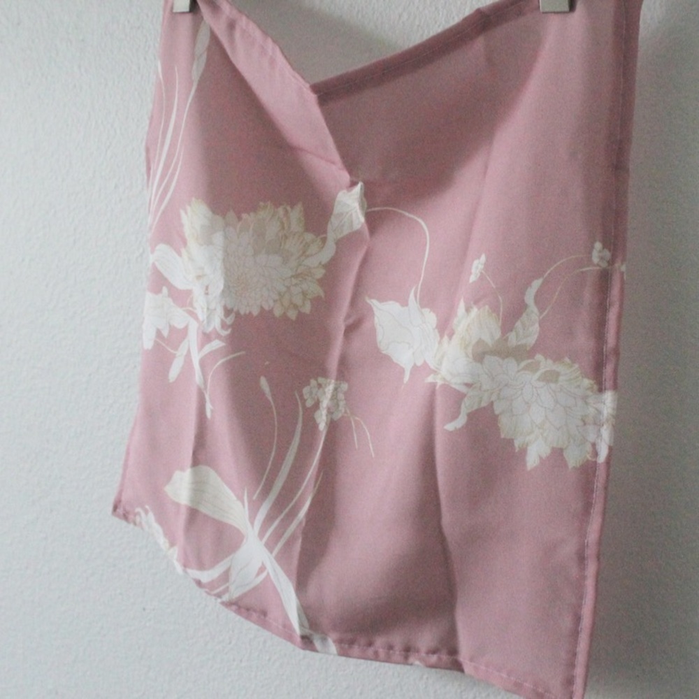 NWT HANDMADE Floral 16” x 16” Scarf #15 L986